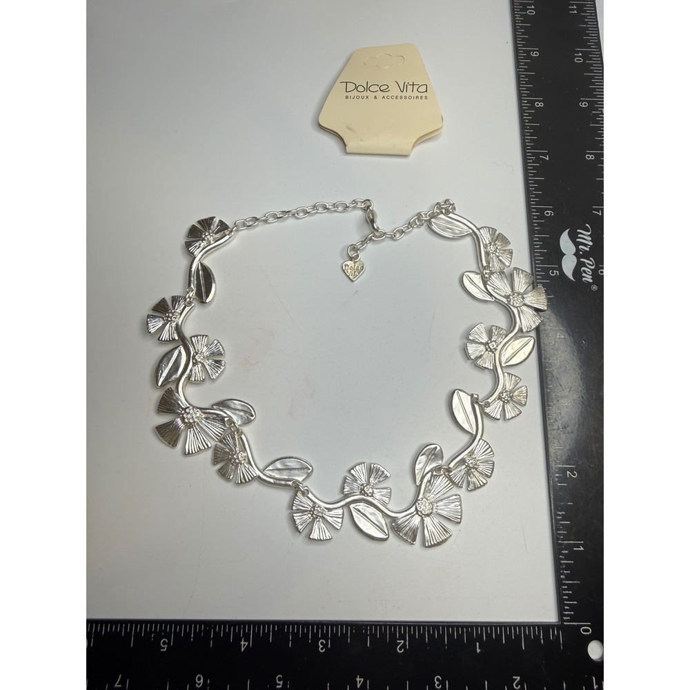 Dolce Vita Floral Collar Necklace Matte Silver Tone Textured Flower Vine Heart